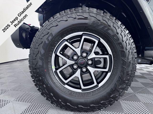 new 2025 Jeep Gladiator car, priced at $50,404