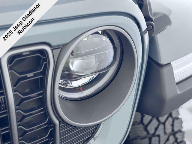 new 2025 Jeep Gladiator car, priced at $50,404