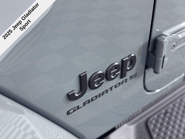 new 2025 Jeep Gladiator car, priced at $40,769