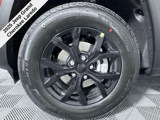 new 2025 Jeep Grand Cherokee car, priced at $36,605