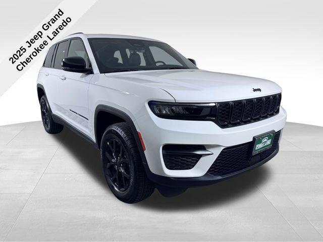 new 2025 Jeep Grand Cherokee car, priced at $37,005