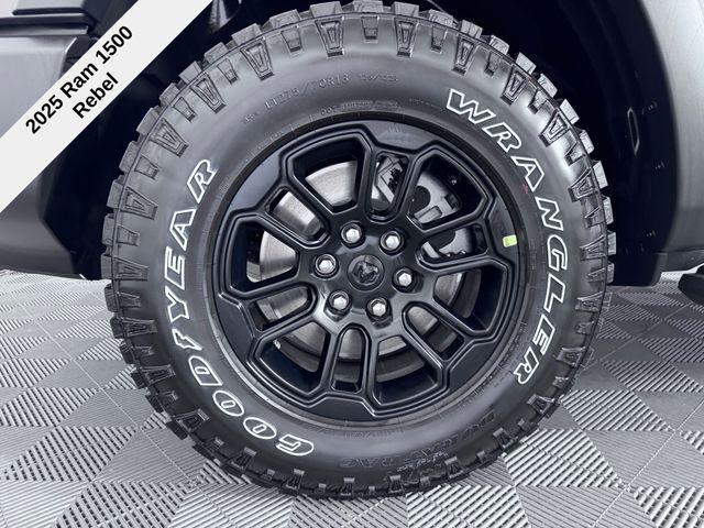 new 2025 Ram 1500 car, priced at $61,713