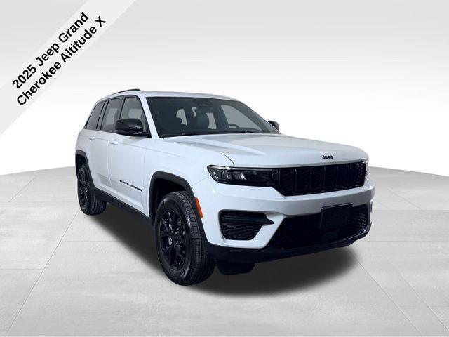new 2025 Jeep Grand Cherokee car, priced at $37,701