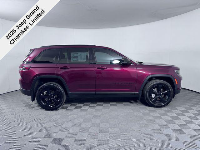 new 2025 Jeep Grand Cherokee car, priced at $44,220