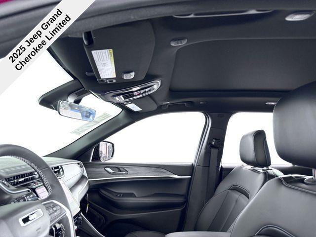 new 2025 Jeep Grand Cherokee car, priced at $44,220
