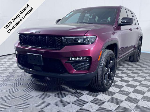new 2025 Jeep Grand Cherokee car, priced at $44,220