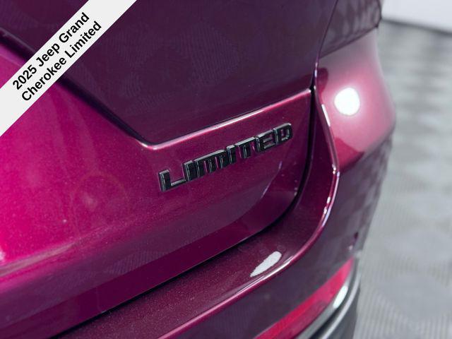 new 2025 Jeep Grand Cherokee car, priced at $44,220