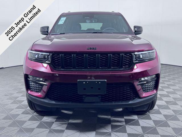 new 2025 Jeep Grand Cherokee car, priced at $44,220
