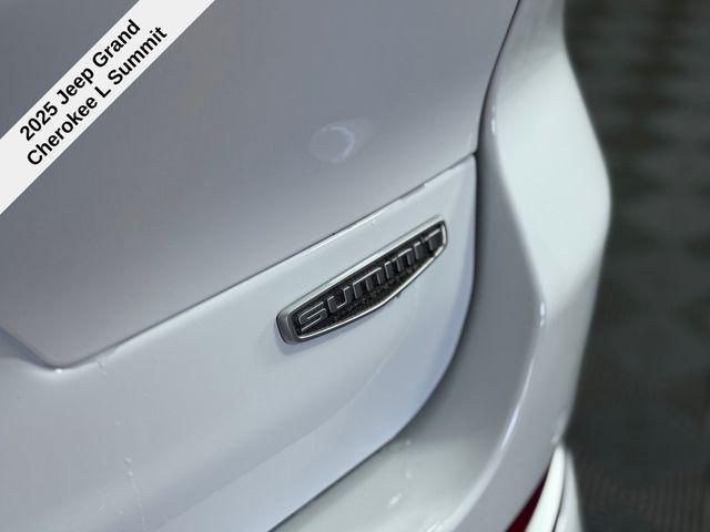 new 2025 Jeep Grand Cherokee L car, priced at $56,370
