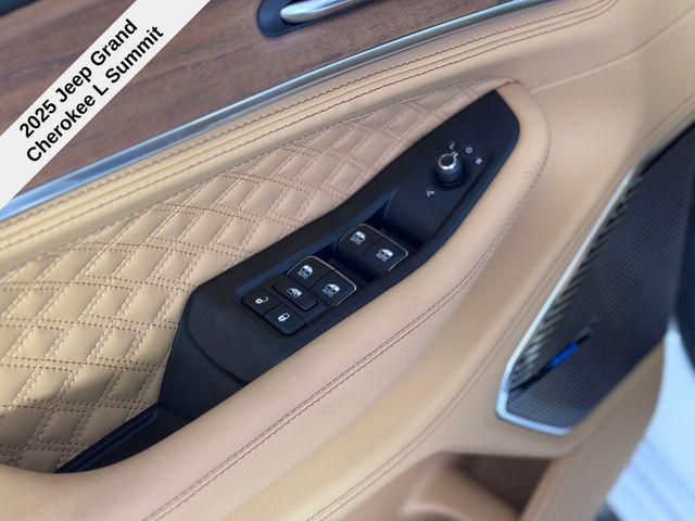new 2025 Jeep Grand Cherokee L car, priced at $56,370