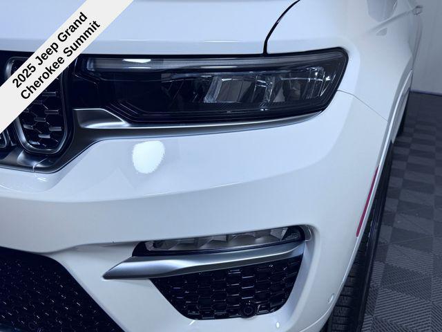 new 2025 Jeep Grand Cherokee car, priced at $52,457