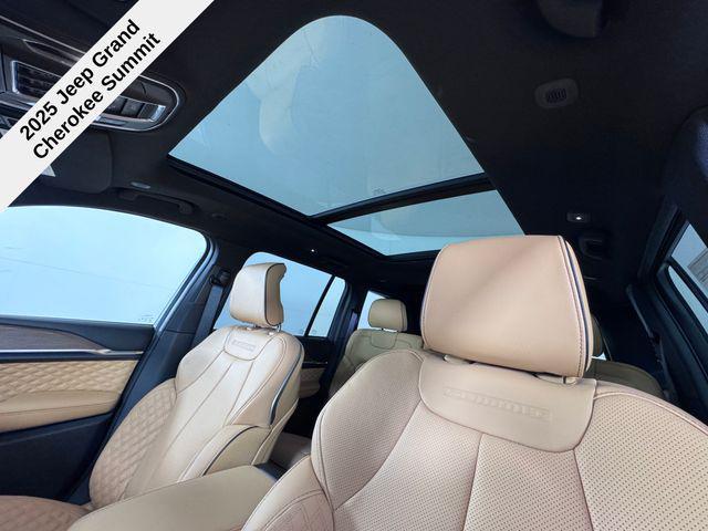 new 2025 Jeep Grand Cherokee car, priced at $52,457