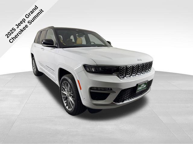 new 2025 Jeep Grand Cherokee car, priced at $53,307