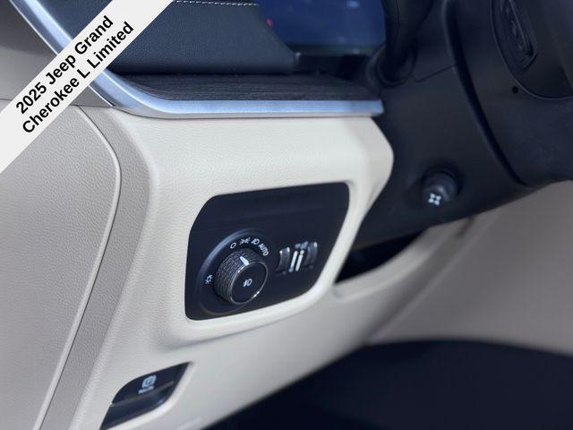 new 2025 Jeep Grand Cherokee L car, priced at $45,172