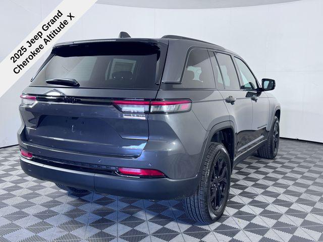 new 2025 Jeep Grand Cherokee car, priced at $37,141