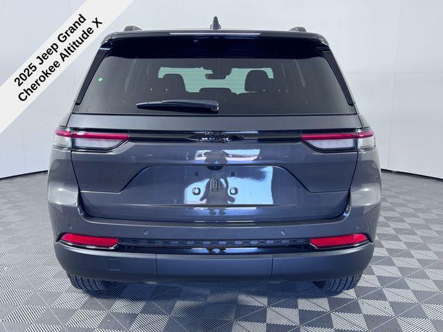 new 2025 Jeep Grand Cherokee car, priced at $37,141