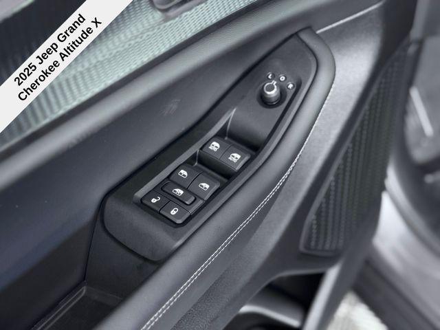 new 2025 Jeep Grand Cherokee car, priced at $37,141