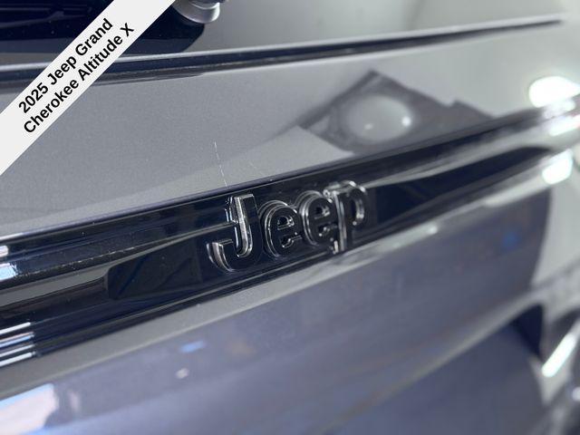 new 2025 Jeep Grand Cherokee car, priced at $37,141