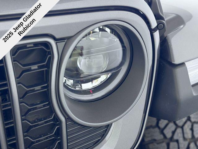 new 2025 Jeep Gladiator car, priced at $50,404