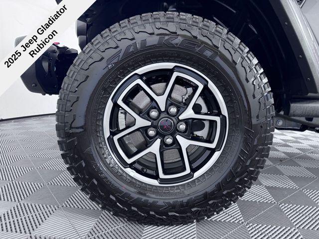new 2025 Jeep Gladiator car, priced at $50,404