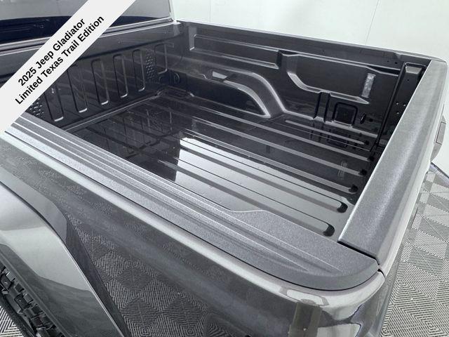 new 2025 Jeep Gladiator car, priced at $41,540