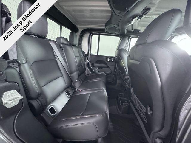new 2025 Jeep Gladiator car, priced at $41,269
