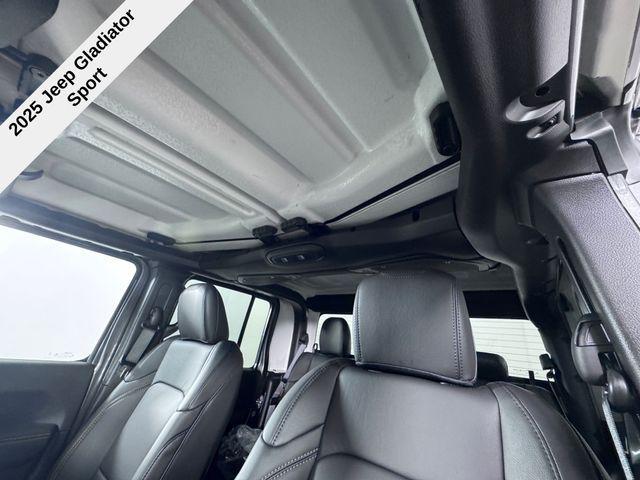 new 2025 Jeep Gladiator car, priced at $41,269