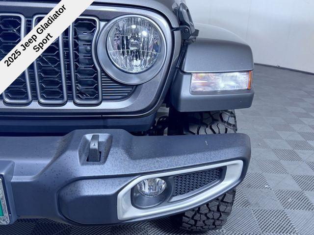 new 2025 Jeep Gladiator car, priced at $41,269
