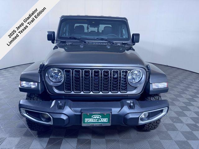 new 2025 Jeep Gladiator car, priced at $41,540