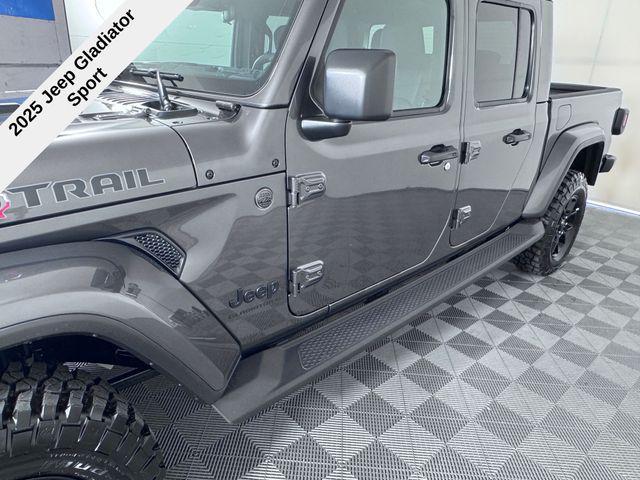 new 2025 Jeep Gladiator car, priced at $41,269