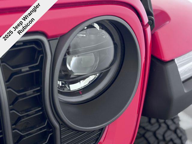 new 2025 Jeep Wrangler car, priced at $53,199