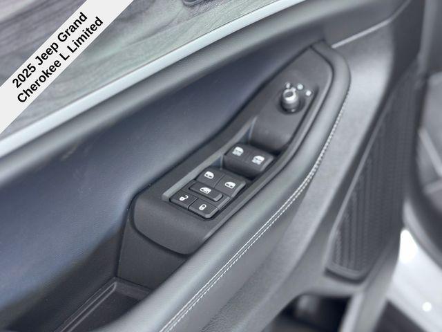 new 2025 Jeep Grand Cherokee L car, priced at $41,894