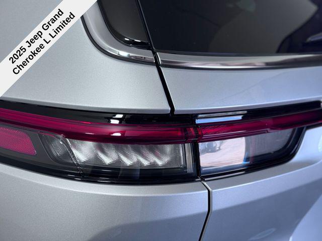 new 2025 Jeep Grand Cherokee L car, priced at $41,894