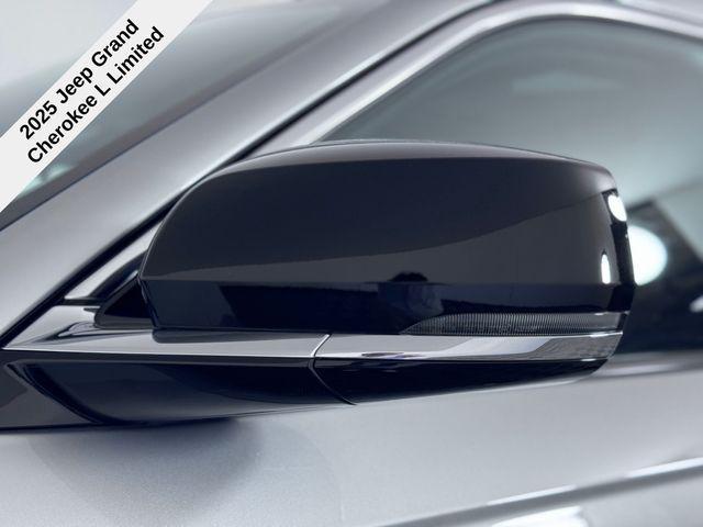 new 2025 Jeep Grand Cherokee L car, priced at $41,894