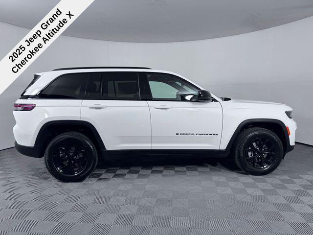 new 2025 Jeep Grand Cherokee car, priced at $36,526