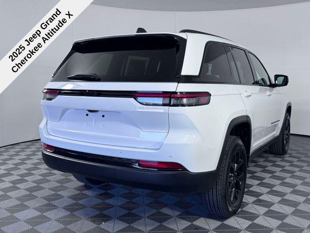 new 2025 Jeep Grand Cherokee car, priced at $36,526