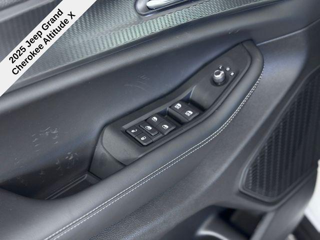 new 2025 Jeep Grand Cherokee car, priced at $36,526