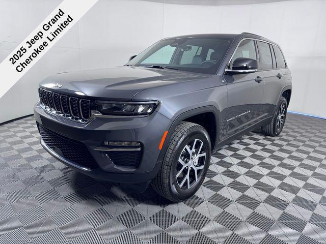 new 2025 Jeep Grand Cherokee car, priced at $34,385