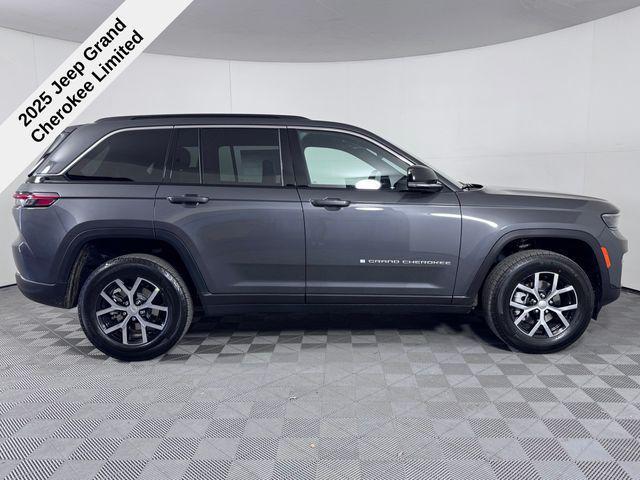 new 2025 Jeep Grand Cherokee car, priced at $34,385