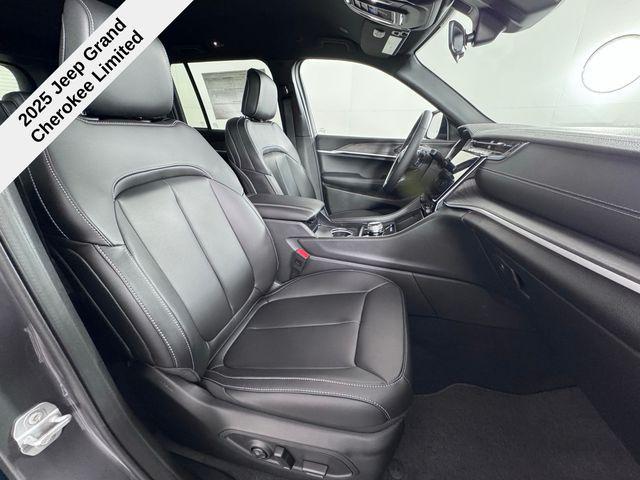 new 2025 Jeep Grand Cherokee car, priced at $34,385