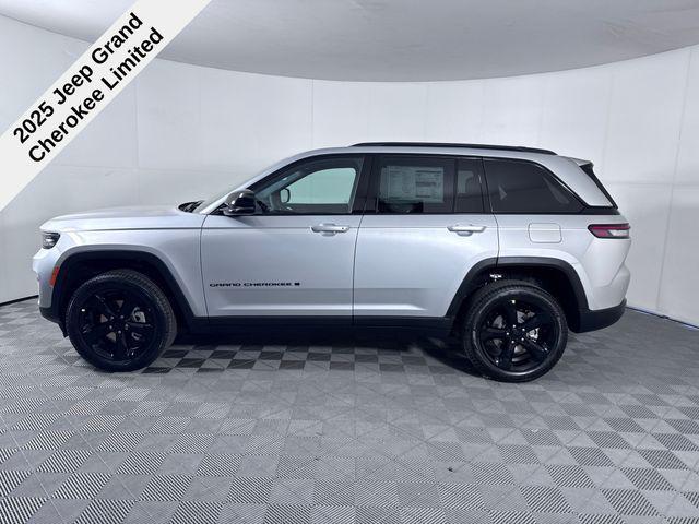 new 2025 Jeep Grand Cherokee car, priced at $44,176