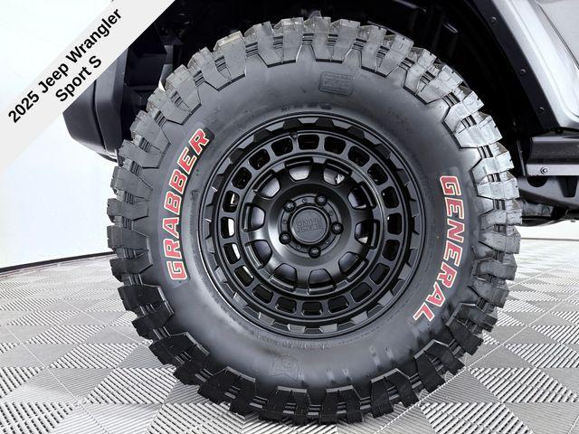 new 2025 Jeep Wrangler car, priced at $54,365