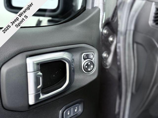 new 2025 Jeep Wrangler car, priced at $54,365