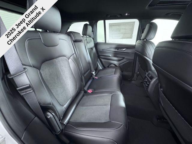 new 2025 Jeep Grand Cherokee car, priced at $37,520