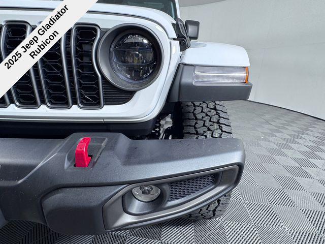 new 2025 Jeep Gladiator car, priced at $45,001