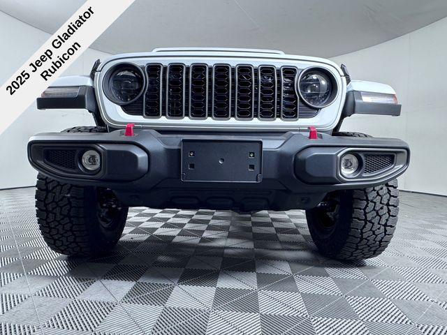 new 2025 Jeep Gladiator car, priced at $45,001