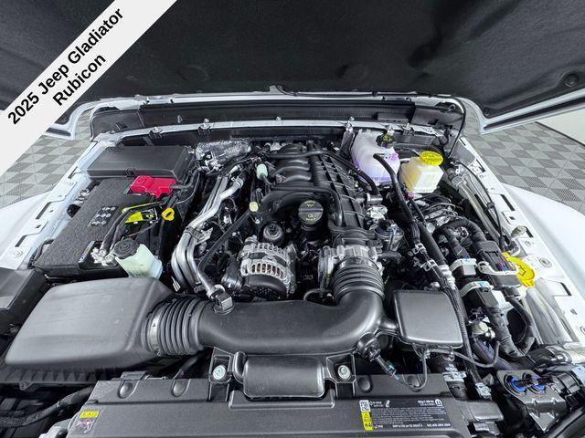 new 2025 Jeep Gladiator car, priced at $45,001