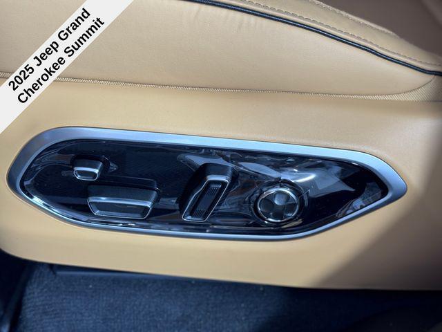 new 2025 Jeep Grand Cherokee car, priced at $57,875