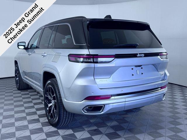 new 2025 Jeep Grand Cherokee car, priced at $57,875