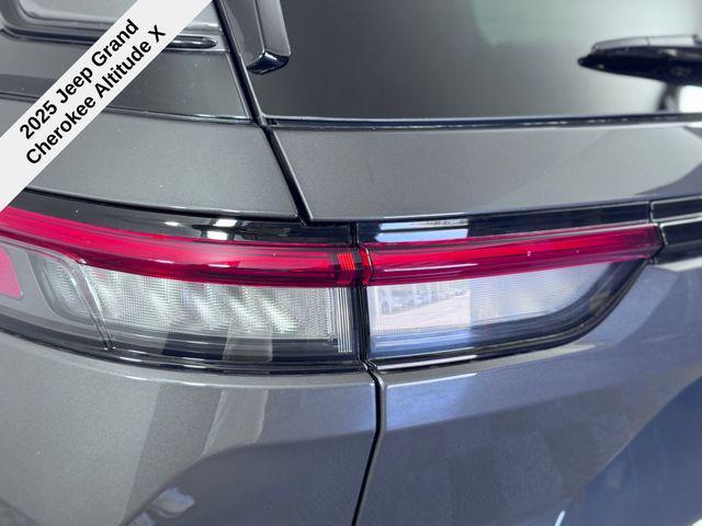 new 2025 Jeep Grand Cherokee car, priced at $37,062